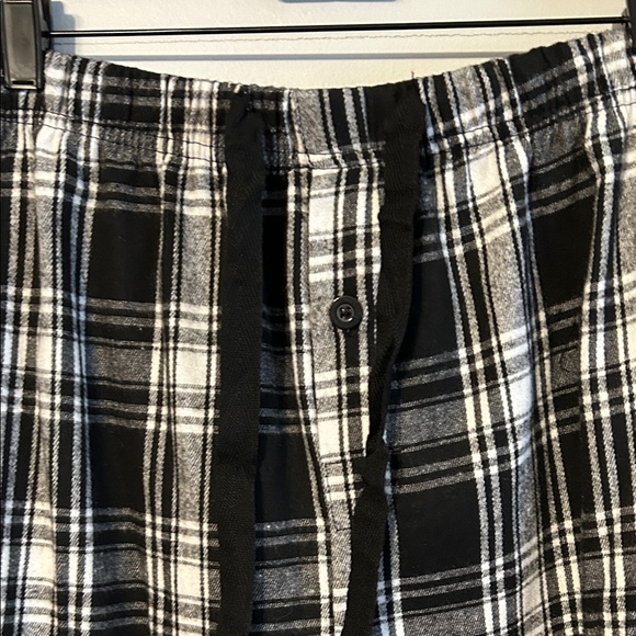 Followme: Plaid  non gender Pajama Pants - Black and White. Flannel. NWT. - Picture 3 of 8